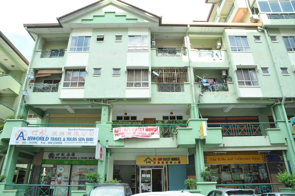 Api-Api Guesthouse Kota Kinabalu Exterior photo